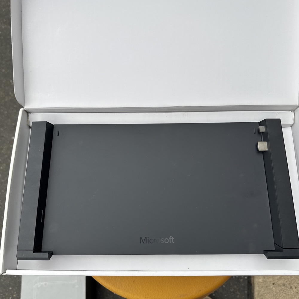 Microsoft GJ3-00001 Docking Station for Surface 3 NO Power Cord